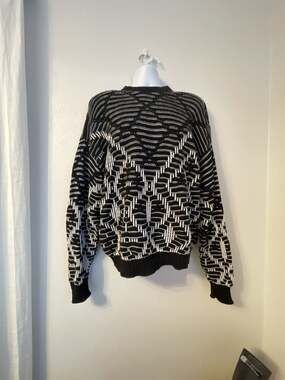 Vintage Generra Collection Geometric Pattern Knit 100% cotton Sweater
80’s
XL
